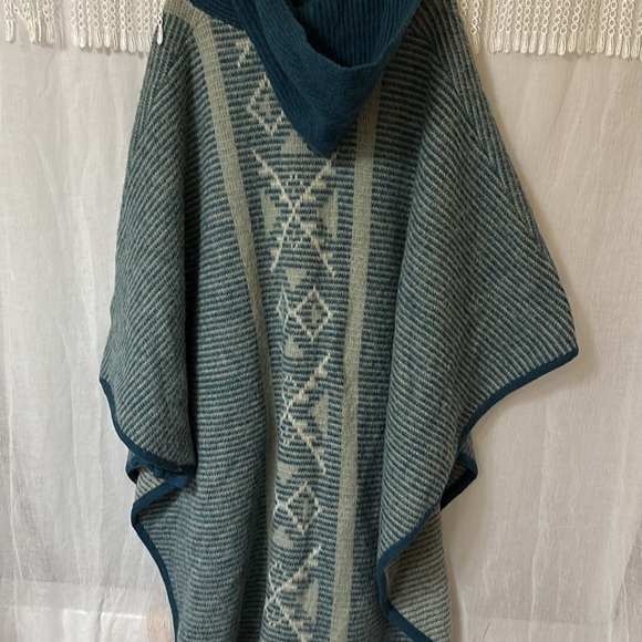 VTG ALAFOSS OF ICELAND OS SHEEP WOOL WINTER PONCHO CAPE COAT Green/Ivory Hood - Picture 2 of 9